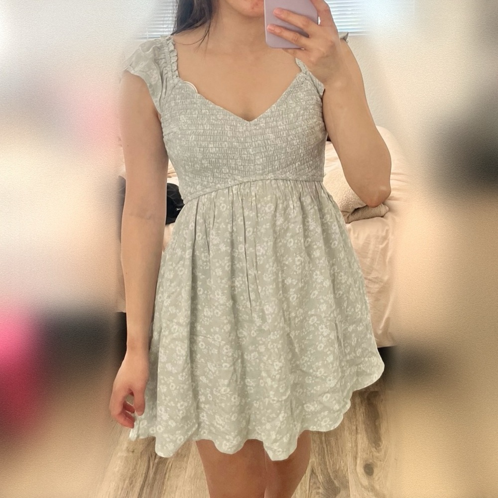 NEW Green Floral Ruffle Sleeve Dress